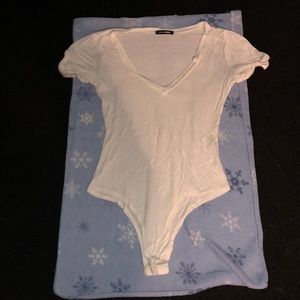 Fashion Nova Other - Fashion Nova White V Neck BodySuit Fashion Nova Other - Fashion Nova White V Neck BodySuit